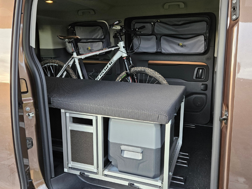 1 složená boční dveře